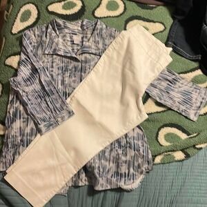 Chicos Set Blue White 1/4 Sleeve Tunic Top and White Crop Pants Chico 2 US 12/14